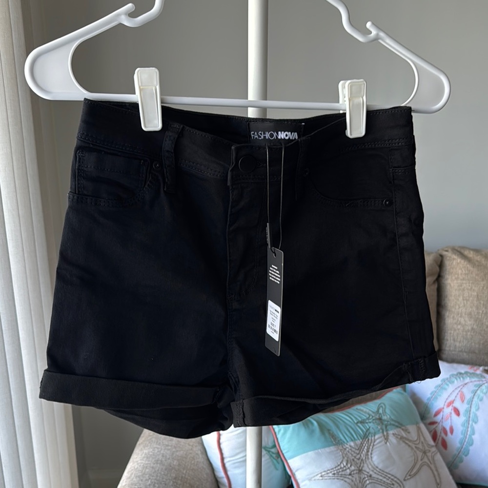No Muffin Top Fashion Nova Black Jean Shorts with High-Waisted Design